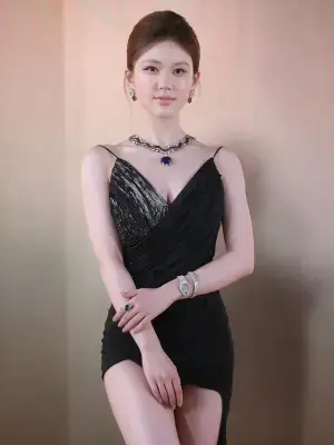 AI魔改 赵露思演唱会粉丝这么捧场，邀请回别墅好好回馈一下